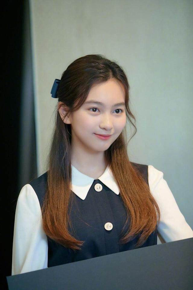 曾经参演《七号房的礼物》,客串bigbang演唱会的葛素媛长大变美了