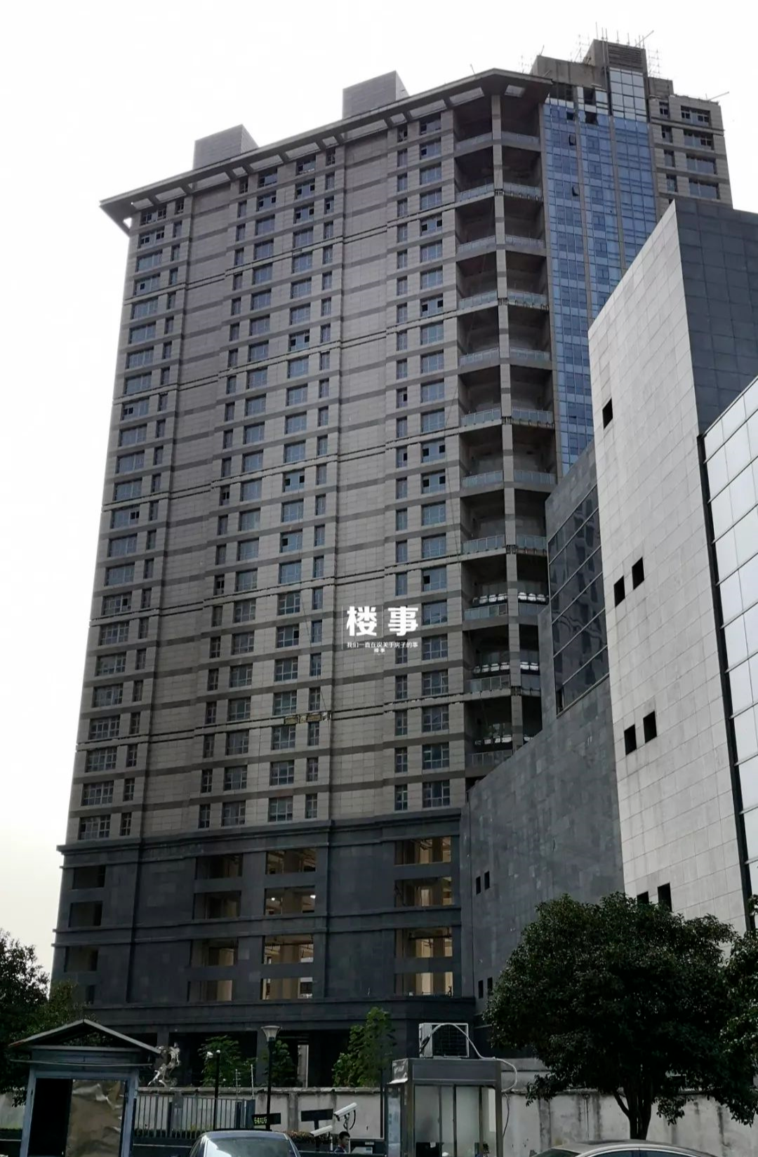 心酸!房价12年几乎没涨!无锡一豪宅惨变宿舍楼!大批业主抛房-看点快报