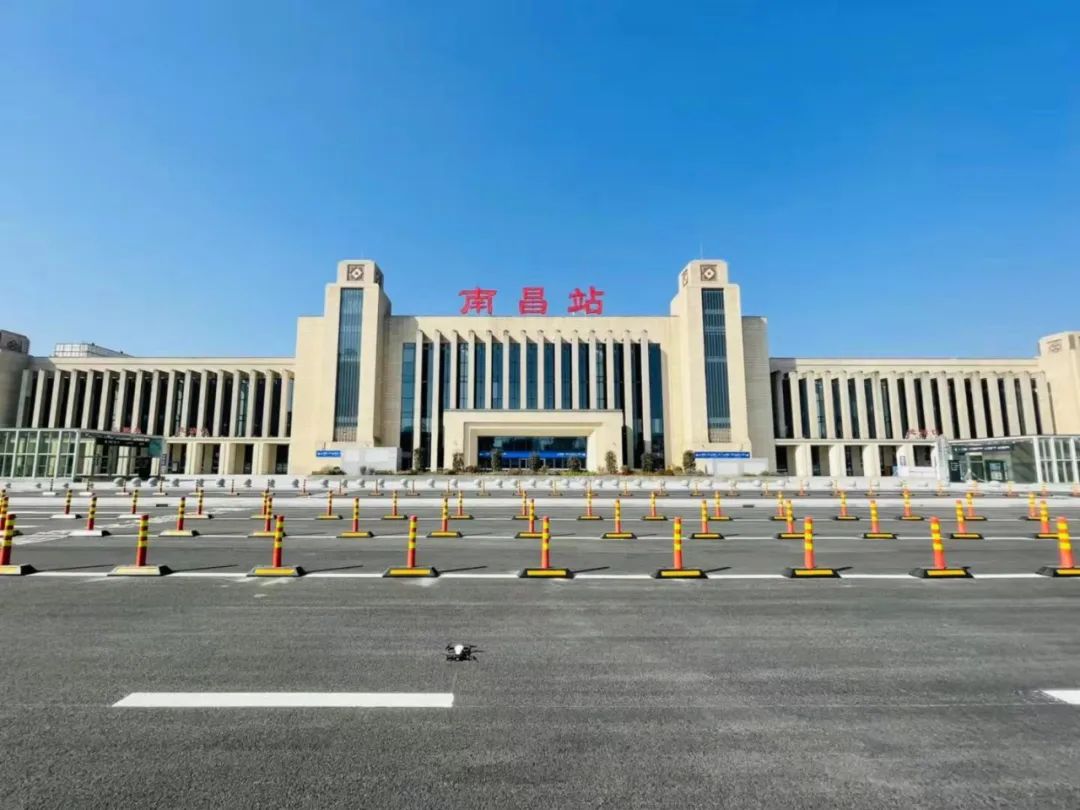 南昌最早的火车站是南浔铁路牛行站,1907年建于赣江东侧.