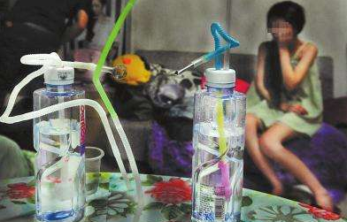 廊坊一小区房间内2男2女,干出违法事,当场被抓!