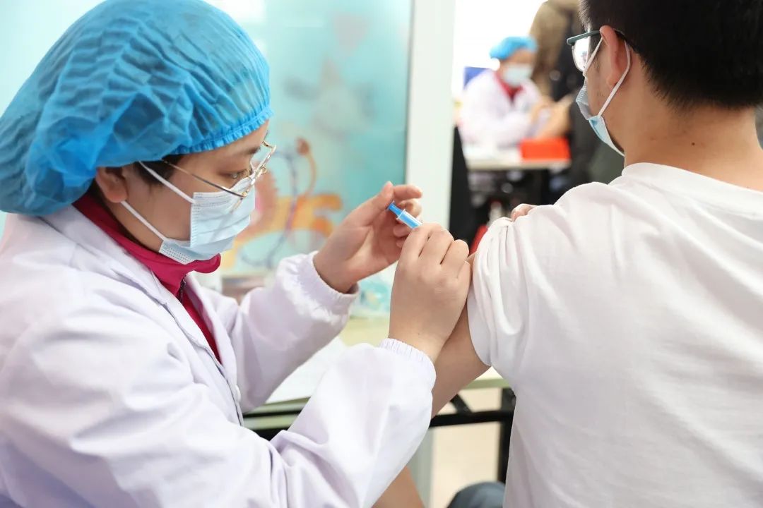 截至4月2日 我国累计报告接种新冠疫苗 国家卫健委4月1日发布《新冠