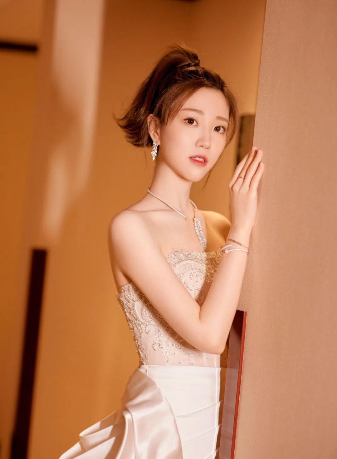 明星壁纸张纯烨