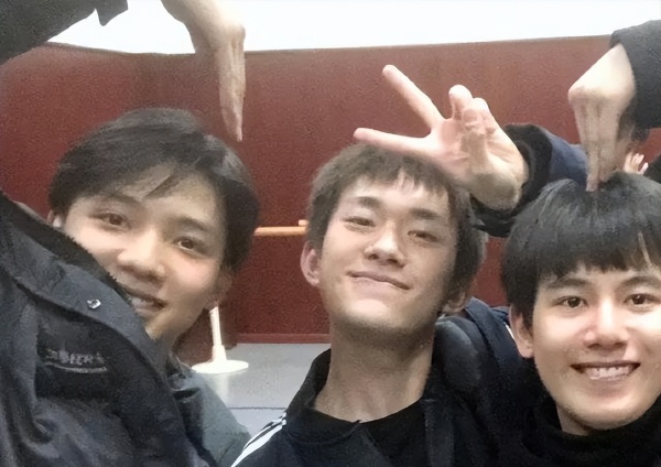 易烊千玺“免笔试”入编并中考违规？粉丝后援会：并无违规行为，请尊重事实