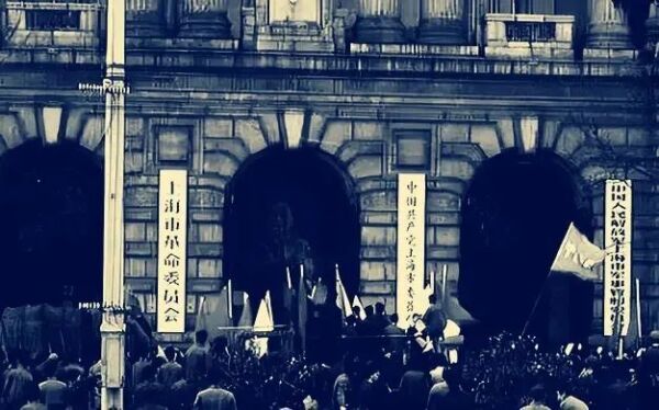 她是劳模，靠造反官至上海市委书记！1982年被判刑17年，出狱后生活凄惨