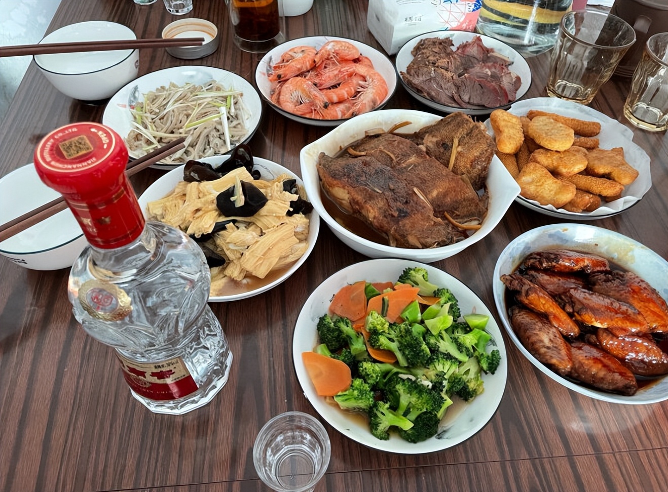 如果给你一瓶酒,刚好有4盘下酒菜,你会选择哪一盘菜呢?